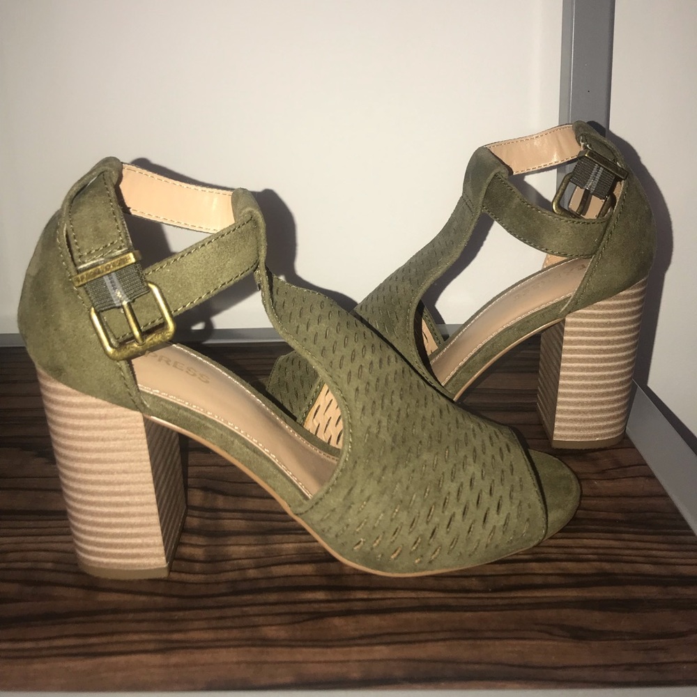 Brand New Express Pumps